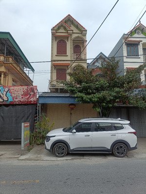 nhà mặt phố tại ql38 gần khu đô thị hano park 2 hà nam. dt sử dụng 3 tầng 270m2 có lán để ôtô