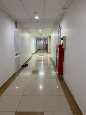 chính chủ bán căn hộ cc cao cấp. hoà bình 6 toà sky light minh khai 100.5 m2, tầng 15 giá 8,8 tỷ