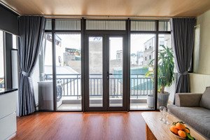 chung cư cho thuê mới tại duy tân, cầu giấy, 50m2, 1 ngủ, có ban công máy giặt , thoáng, pccc xịn