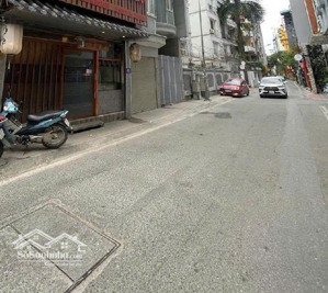 bán nhà mặt phố linh lang ba đình vỉa hè rộng 63 tỷ. lh ngay chị huệ 