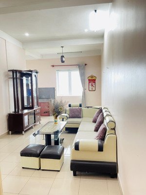 cho thuê căn hộ chung cư cực kì thoáng mát, sạch sẽ, có bãi đậu xe ô tô, thang máy, an ninh...