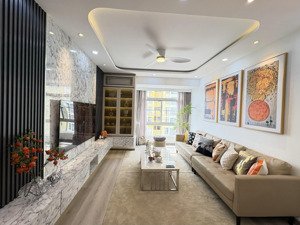 cần bán căn hộ góc 3pn 2wc 91m2 skygarden 2 phú mỹ hưng q7 giá 8,2 tỷ