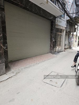 ngõ175 lạc long quân 40m 5 tầng- mt 5m -chào17.2 tỷ - ôtô ngủ nhà - ngõ thông - nhà mới