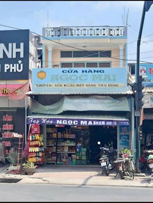 - cần bán nhà bình chánh mặt tiền đường kinh doanh (790tr) sổ riêng nằm trên đường trịnh như khuê