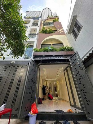 chính chủ kẹt tiền bán gấp, đ.nguyễn văn linh, p.tân phong, q7, dt 56m2, giá 3 tỷ 580tr, sổ hr