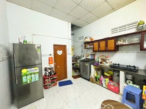 [ nhà khu at _ ô tô vi vu thông thoáng ] khá gần biển hòn chồng giá : 4,2 tỷ