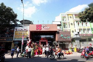 nhà mặt tiền 351 lê văn sỹ p. 1 quận tân bình, diện tích: 8 x 25m kết cấu: trệt, 1 lầu trống suốt