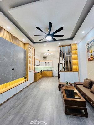 bán nhà cạnh svđ quốc gia mỹ đình 45m2 - view thoáng - sđcc - gần bể bơi - bệnh viện - trường học