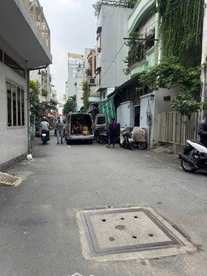 hẻm xe hơi 7m vào nhà, lý chính thắng quận 3 giáp quận 1. nhà mới ở ngay, nở hậu 4m5.