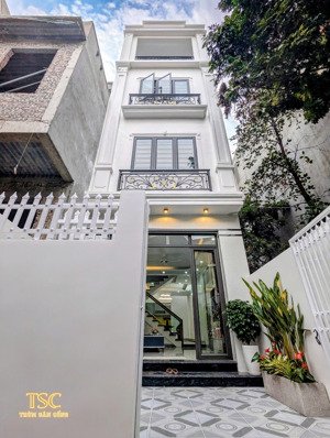 nhà đẹp đón tết 4 tầng xây mới độc lập sân cổng riêng