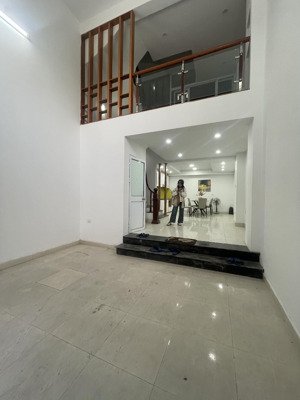 nhà dân xây phố vĩnh hưng 52m2, 9,5 tỷ ngõ rộng 3 mặt thoáng sát ô tô