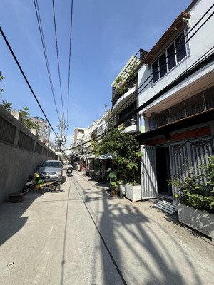 hẻm vip nguyễn trãi q1 ngang 8m dài 20m 2 tầng giá 19 tỷ gần chợ bến thành