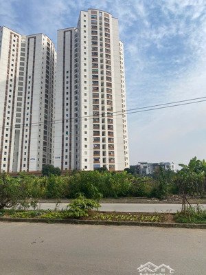 chính chủ cần bán gấp lô đất dịch vụ kinh doanh đường 24m, gần vành đai 4, tố hữu. lh 