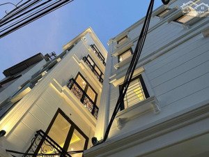 chưa đến 5 tỷ anh chị sở hữu ngay căn nhà 5t mới cứng kim chung có sân để xe riêng, đường ô tô gần