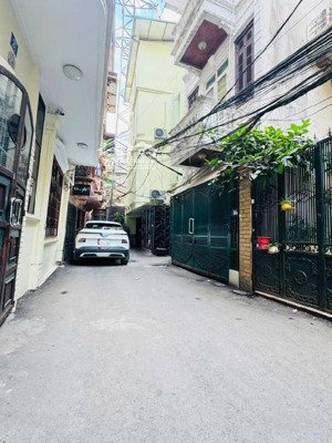 chỉ hơn 13 tỷ tỷ có ngay nhà 4 tầng, ô tô đỗ cửa trung tâm đống đa, 5 phút ra văn miếu.