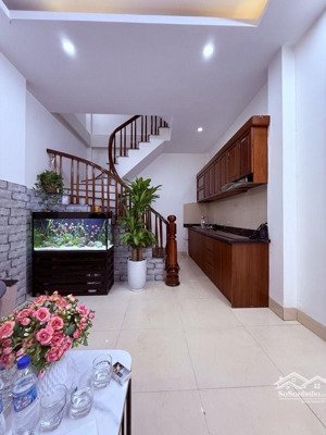 bán nhà phố đình thôn 36m- ô tô đỗ cửa lô góc 2 thoáng sáng- cạnh trường học- hàng xóm kđt mỹ đình.