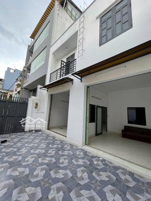 tân bình 8m x 20m 165mv2, 2 tầng không qh chỉ 78triệu/m2 ô tô đổ cửa