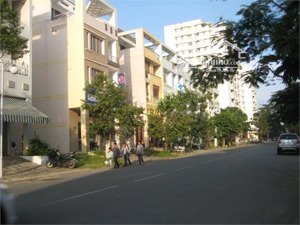 bán nhà phố hưng phước phú mỹ hưng giá tốt nhất chỉ có 30 tỷ. dtsd 400m2. lh: 090726307 thanh mỹ