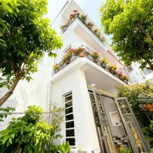 nhà đẹp q4- căn góc- 26m2- 3 tầng- ko qh- chỉ 3 tỷ nhỉnh