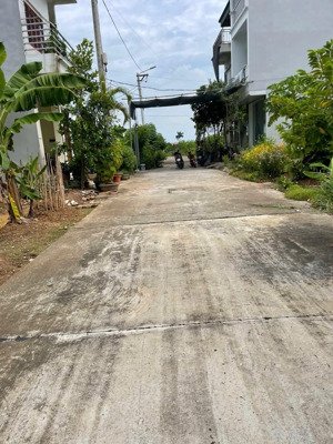 chính chủ gửi bán 75m2 đất dv lại yên ( sơn đồng ) lô giáp góc vị trí đẹp giá đầu tư