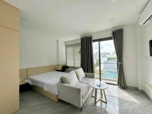 căn hộ sang trọng, mới, ban công, rộng hơn 45m2 tại phan đình phùng, phú nhuận, giáp q1, q3