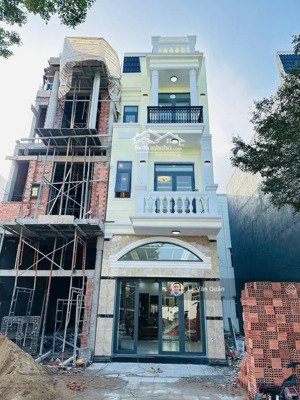 bán nhà phố iconcentral dĩ an khu dân cư cực đẹp