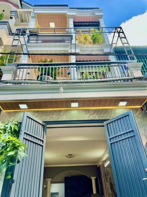 cô hân về quê gấp nhà đường ô tô bàn cờ,p3,q3 giá 4tỷ150/65m2 cho thuê 29tr gần bệnh viện bình dân