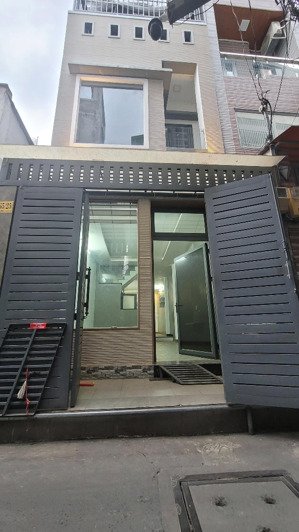 q4, 50m ra mặt tiền tôn đản, không quy hoạch, 3 tầng, ngang 3m5 dài 15m chỉ 5 tỷ 500tr