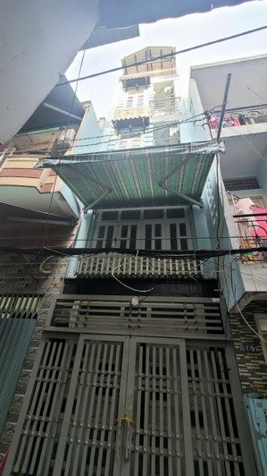 q4, ngay cầu calmette, cách mặt tiền đoàn văn bơ 10m, 5 tầng, không quy hoạch chỉ 5 tỷ