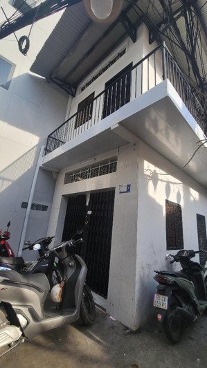 q4, 30m ra mt phố ẩm thực vĩnh khánh, hẻm trc nhà 6m, 3 tầng, không quy hoạch chỉ 3 tỷ 290tr