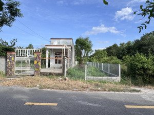 chính chủ - mặt tiền nhựa 20m, giáp sông sài gòn, phù hợp làm xưởng, nhà trọ hoặc đầu tư lâu dài