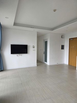 chủ nhà cần bán gấp căn 2pn view sông, pháo hoa, landmark 81 trong tháng 12