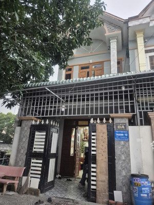 bán nhà trệt lầu sổ riêng kdc gần ngã ba ông xã, dĩ an