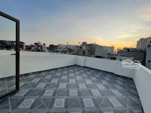 tôi bán nhà dương văn bé lô góc 33,8m2 5 tầng mt3,38m giá 7,6 tỷ