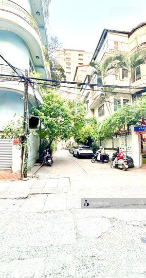 (giá đầu tư) 13.9tỷ ngõ 8 võng thị 124m2, ở rộng rãi, xây chdv cho thuê, cách hồ tây 100m