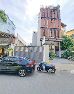 đất xây cao hầm 7 tầng (5x24) mặt tiền ngay trần não giá đầu tư tốt mặt tiền kinh doanh trục vip