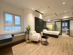phòng cho thuê 60m2 sầm sơn, phường 4, tân bình ban công máy giặt riêng full nội thất gần sân bay