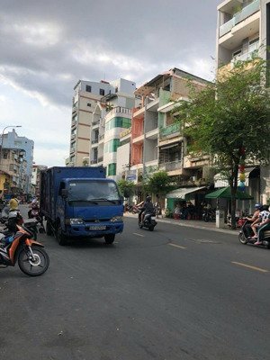 bán nhà mt đề thám q.1 ( đoạn đẹp rộng 18m ) - nhà 4 tầng - dt 4x17m (68m2), hđt 50tr/tháng - 35 tỷ