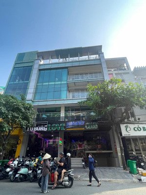 giảm thêm 8 tỷ mặt tiền võ oanh 8x22m kết cấu: 4 tầng hđt: 130tr/tháng giá: 40 tỷ