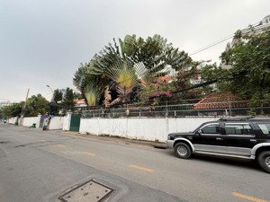 đất mặt tiền đường nguyễn ư dĩ, thảo điền, quận 2, ngang 10m, 270m2. siêu đẹp, siêu rẻ 280tr/m2