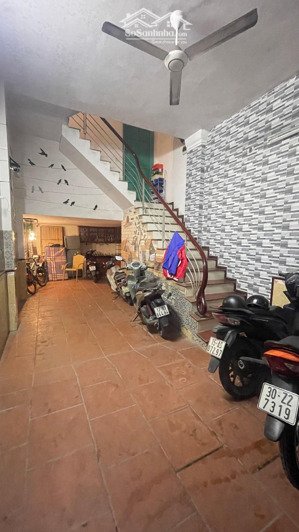 bán nhà vip tây hồ - ba gác đỗ cửa vào nhà - 20m ra ô tô - 50m ra mặt phố - ngõ thông khắp ngả