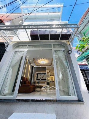 nhà riêng đẹp ở dương quảng hàm, 27m2, 2pn, 2wc, view xịn shr