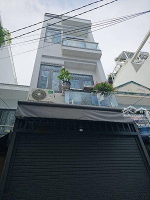 nhà đẹp q4- 4 tầng đúc- 40m2- sát mt- ko qh- chỉ 4 tỷ nhỉnh