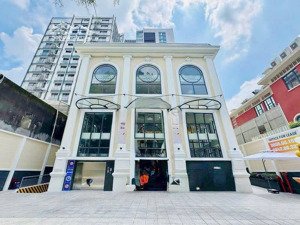 siêu vị trí ngay mt trần hưng đạo quận 1 dt 12 x 35m xd hầm 8 tầng hđt 400tr/tháng giá 150 tỷ