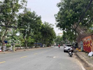 bán nhà mặt tiền 200 nguyễn văn hưởng, thảo điền 876,7m² góc 2 mặt tiền view sông giá 245 tỷ