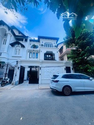 bán đất tặng biệt thự 3 tầng full nt mặt tiền ngay trần não q2- 10x20m - giá chỉ 230tr/m2