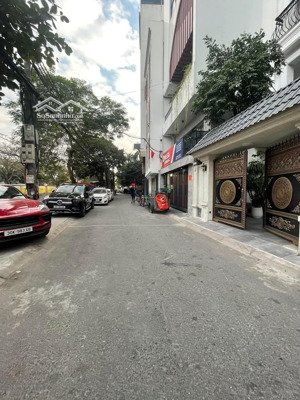 cả phố 1 nhà bán ngọc khánh- ba đình 43m 7 tầng thang máy oto tránh ngõ to như phố giá chỉ 20tỷ