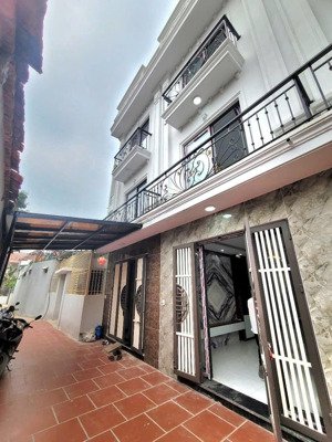 duy nhất 1 căn nhà 4tx32m2 ô tô đỗ gần,300m đường cenco5 giáp khu đô thị thanh hà chỉ 3,65 tỷ