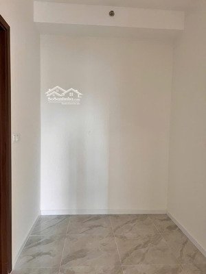 bán nhanh căn hộ 2pn trực diện hồ bơi siêu đẹp