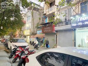 Cần bán 44,9m2 nhà 4 tầng mặt hồ Bồ Đề. View hồ đẹp, vừa ở vừa kinh doanh buôn bán